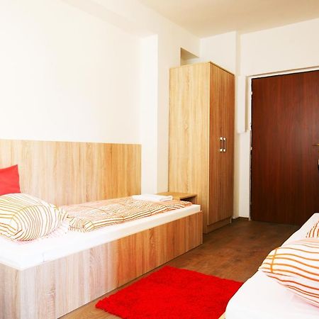 Hostel Bratislava By Freddie Room photo