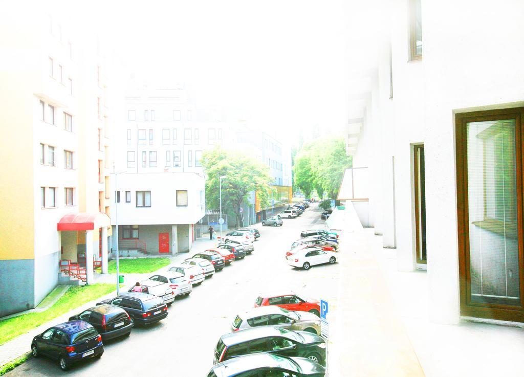 Hostel Bratislava By Freddie Exterior photo